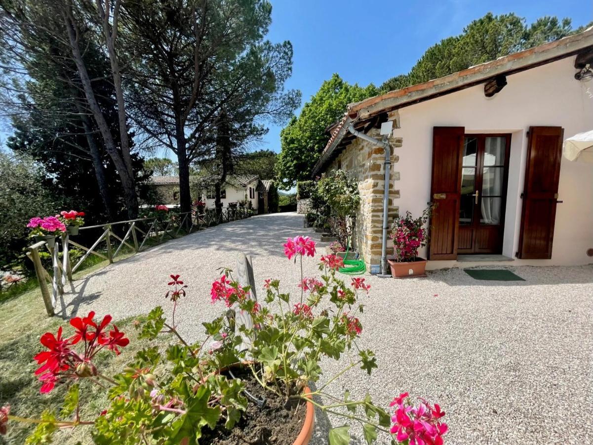 La Panoramica Gubbio - Maison De Charme - Casette E Appartamenti Self Catering Per Vacanze Meravigliose! Екстериор снимка