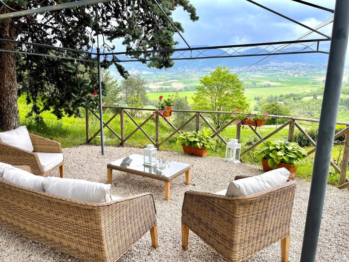 La Panoramica Gubbio - Maison De Charme - Casette E Appartamenti Self Catering Per Vacanze Meravigliose! Екстериор снимка