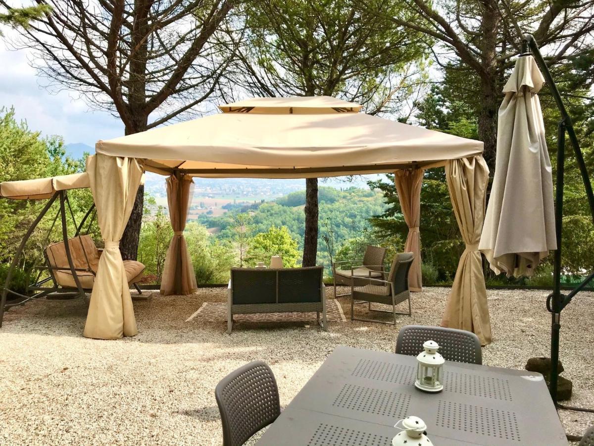 La Panoramica Gubbio - Maison De Charme - Casette E Appartamenti Self Catering Per Vacanze Meravigliose! Екстериор снимка