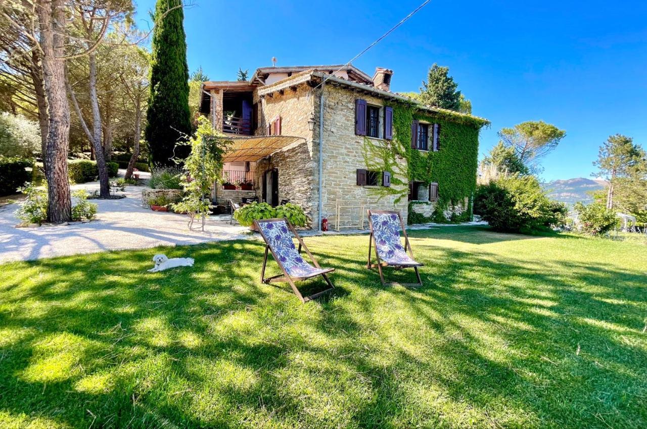 La Panoramica Gubbio - Maison De Charme - Casette E Appartamenti Self Catering Per Vacanze Meravigliose! Екстериор снимка