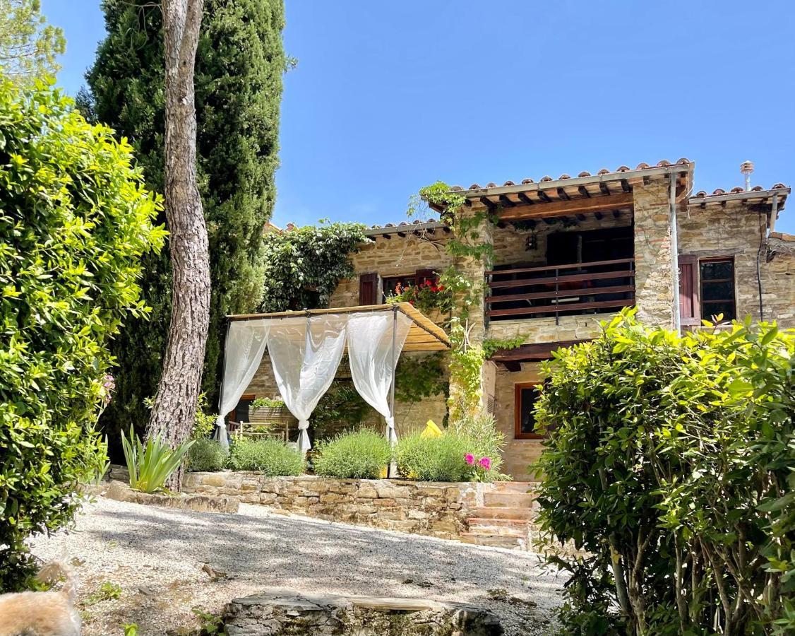 La Panoramica Gubbio - Maison De Charme - Casette E Appartamenti Self Catering Per Vacanze Meravigliose! Екстериор снимка
